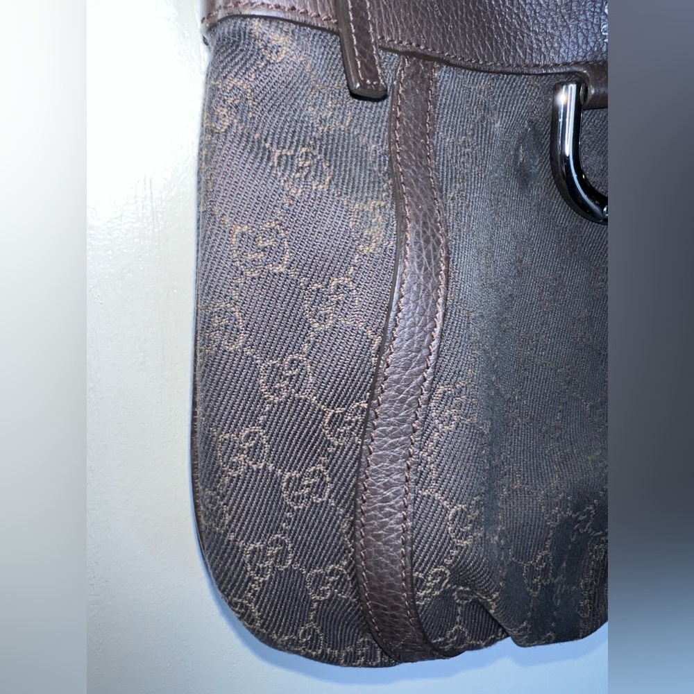 Vintage Gucci Crossbody - Picture 4 of 17